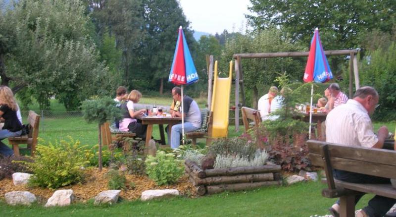 Ai Landhotel Bier Peter Bodensdorf Bagian luar foto
