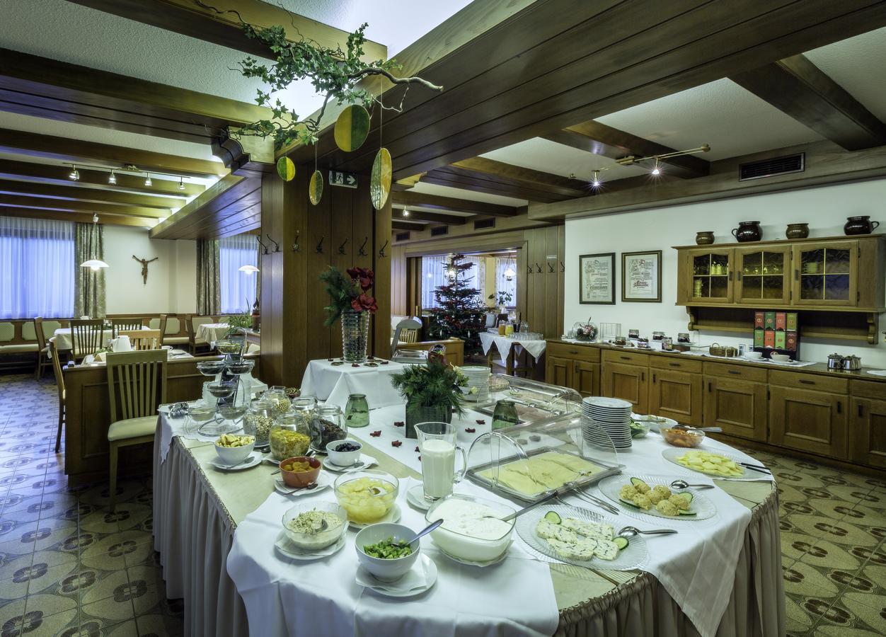 Ai Landhotel Bier Peter Bodensdorf Bagian luar foto