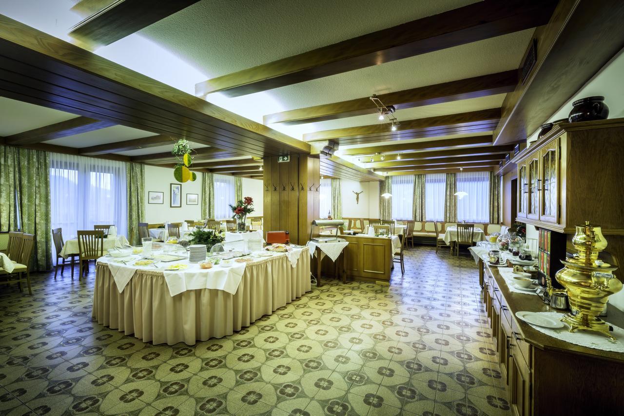 Ai Landhotel Bier Peter Bodensdorf Bagian luar foto