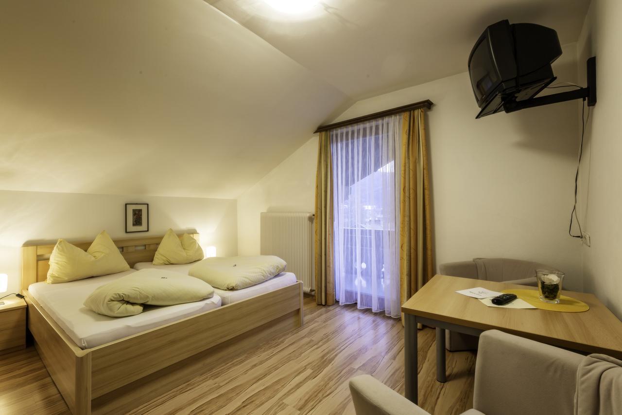 Ai Landhotel Bier Peter Bodensdorf Bagian luar foto